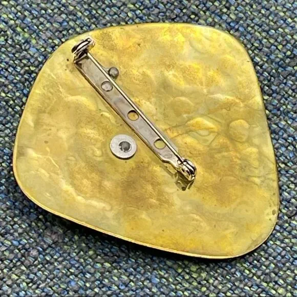 Handcrafted Silver Tone Texas Clear Glass Stud on Hammered Brass Brooch - Picture 12 of 16